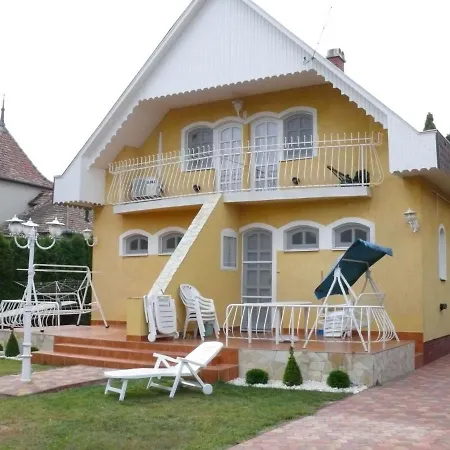 Thuja By Interhome Hébergement de vacances Balatonmáriafürdő